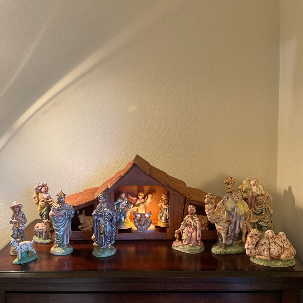 Vintage Atlantic Mold Nativity Manger Scene, 21-Piece, 1970 Ceramic Set